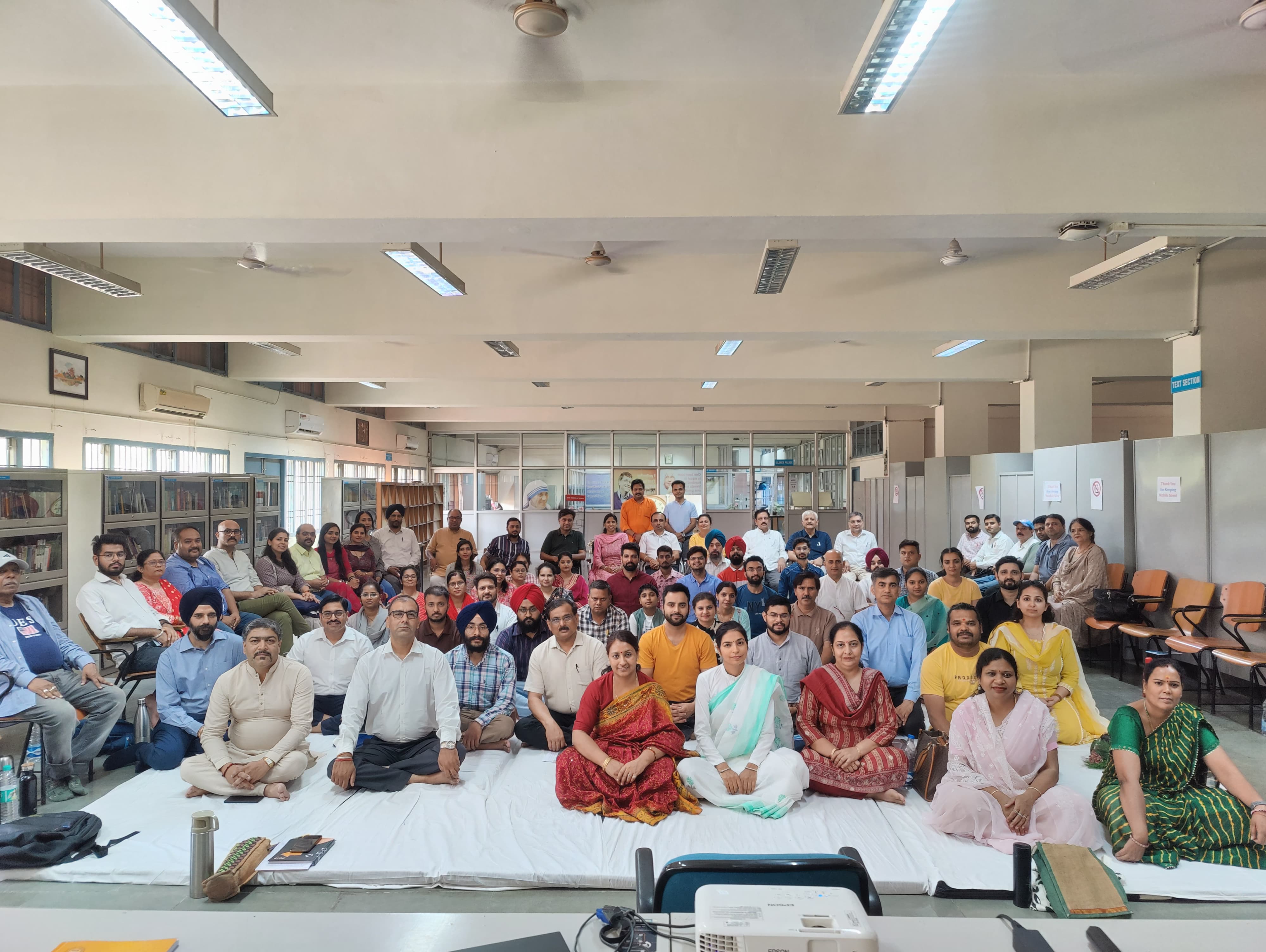 इस अनूठे कार्यक्रम का उद्देश्य UHV को अकादमिक और व्यावसायिक प्रथाओं में एकीकृत करना तथा शिक्षा के प्रति समग्र दृष्टिकोण को बढ़ावा देना था।